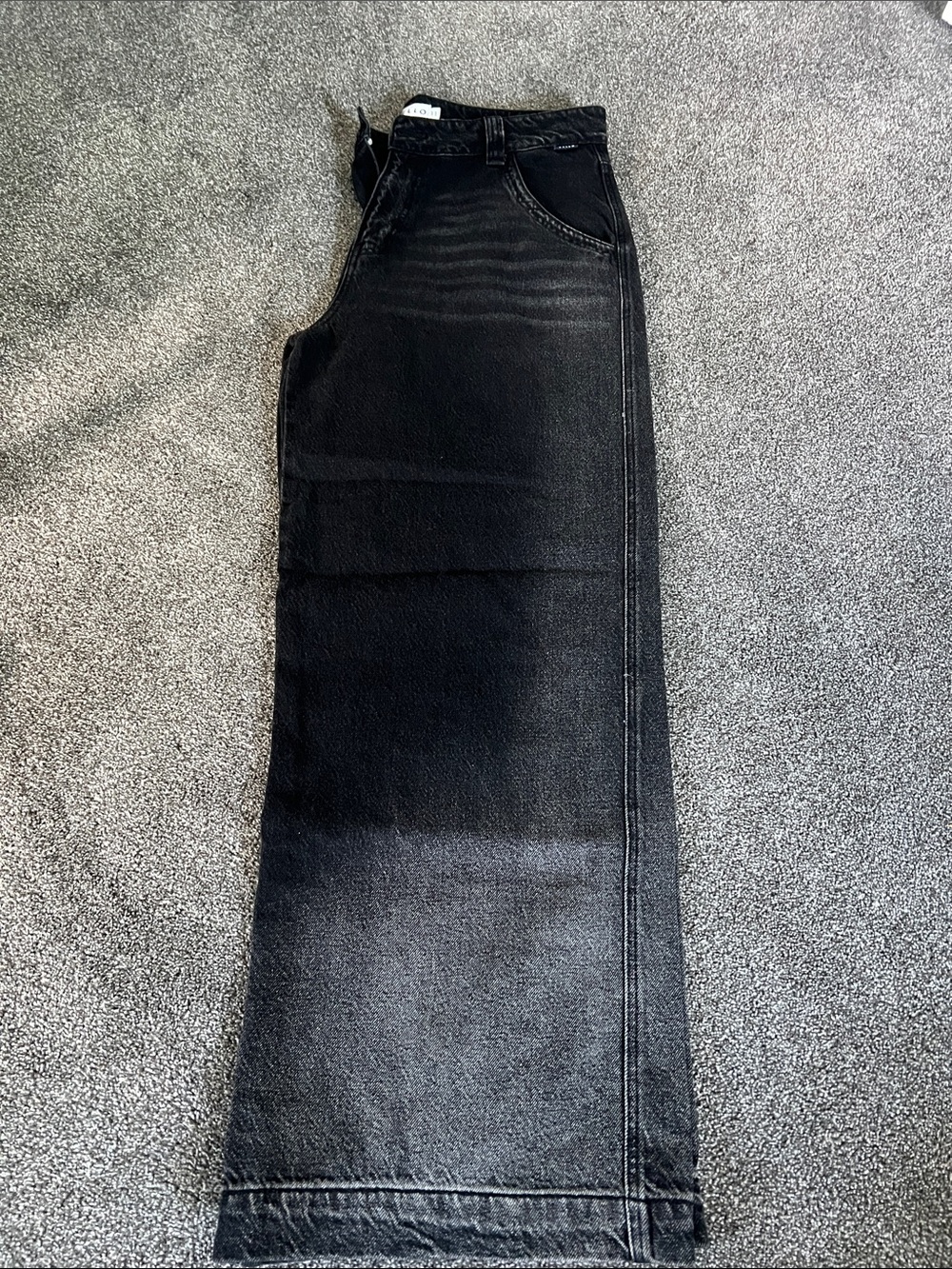 Black baggy jeans